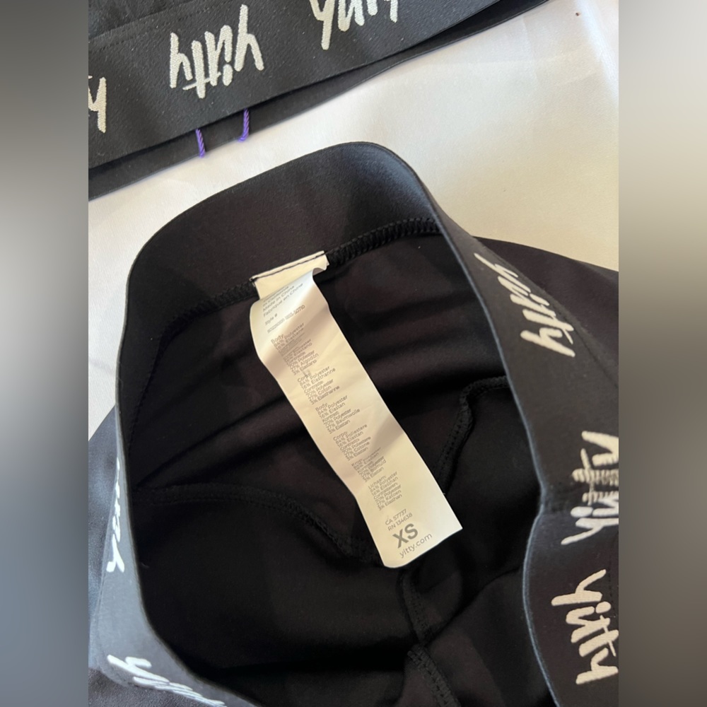 YITTY by FABLETICS set ✨ - Picture 7 of 10